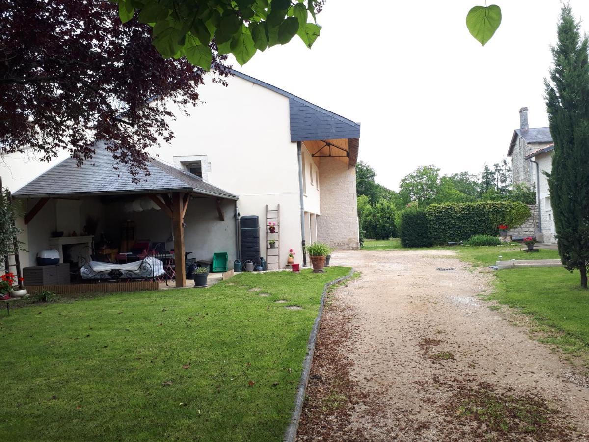 Gite Amanala Poitou Saint-Genest-d'Ambiere Εξωτερικό φωτογραφία